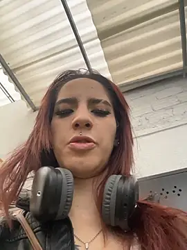 elodie rouge online show from June 26, 11:38 am