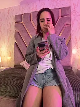 elodie rouge online show from April 8, 12:17 pm