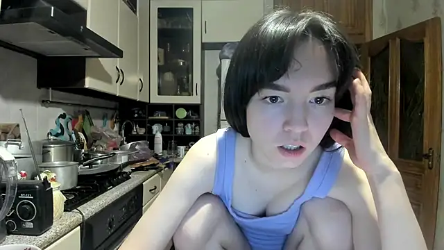 Snapshot of Kiticat chatting on March 4, 6:48 pm Kiticat online show from March 4, 6:48 pm