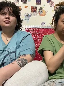 RavenEllieUniverse online show from February 19, 1:13 am