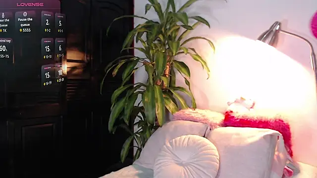 Mia Volkova  online show from April 15, 1:37 pm