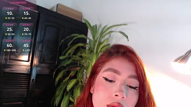 Snapshot of Mia_Volkova_ chatting on May 4, 3:04 pm Mia Volkova online show from May 4, 3:04 pm