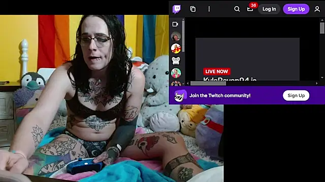 KylaRaven online show from April 15, 5:02 am