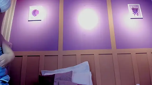 LilithAllenn online show from April 12, 3:10 am