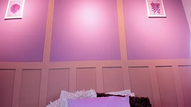 Snapshot of LilithAllenn chatting on February 11, 3:28 am LilithAllenn online show from February 11, 3:28 am