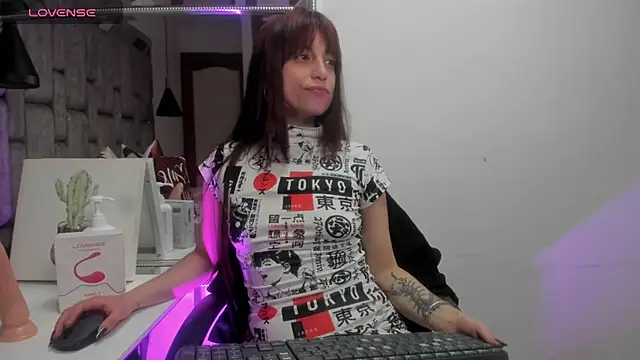 JenniQ69 online show from July 18, 8:17 pm