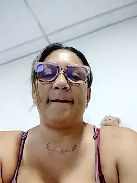 Snapshot of mariacarlota chatting on April 23, 3:24 pm mariacarlota online show from April 23, 3:24 pm