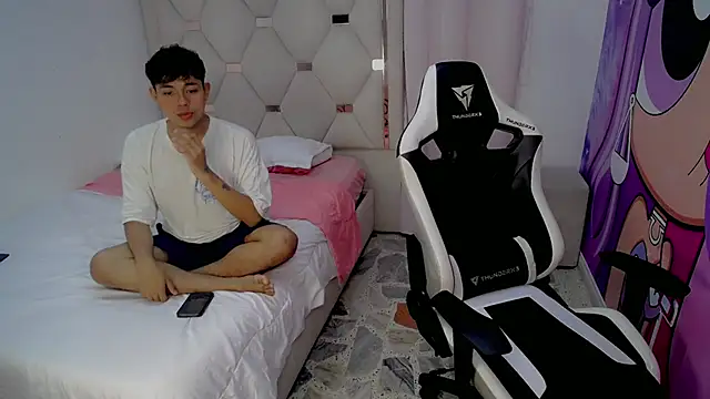 Maxwell boys online show from February 5, 3:46 am