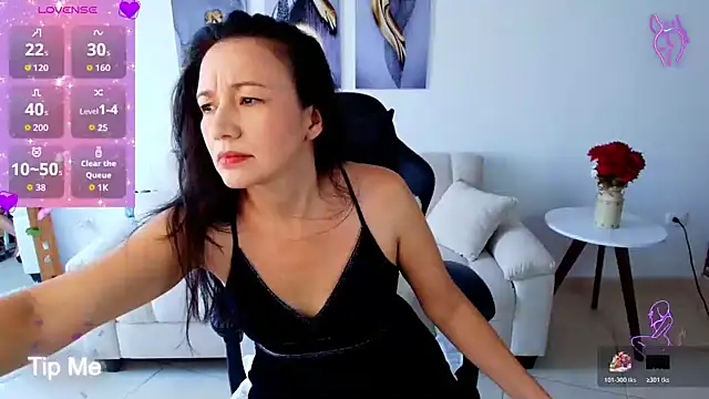 Cristina Ferreir online show from April 12, 5:49 pm