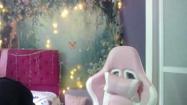 Snapshot of rosa_skinny chatting on July 4, 7:07 pm rosa skinny online show from July 4, 7:07 pm