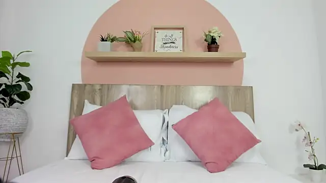 ivette swan online show from February 17, 12:13 pm