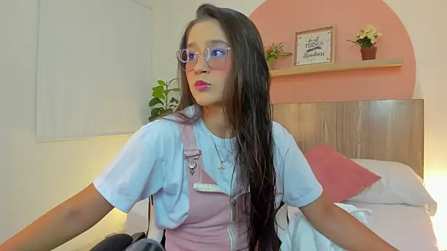 ivette swan online show from April 14, 7:19 pm