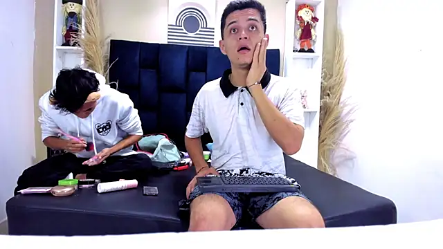 Snapshot of James_And_Kenet chatting on February 22, 1:24 pm James And Kenet online show from February 22, 1:24 pm