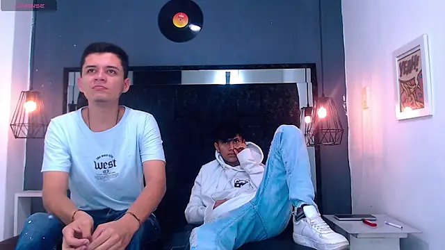 Snapshot of James_And_Kenet chatting on February 25, 12:05 pm James And Kenet online show from February 25, 12:05 pm