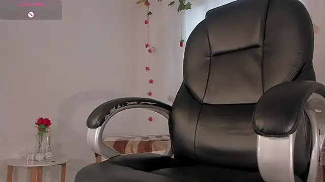 Snapshot of shooting_wilson chatting on May 2, 3:28 pm shooting wilson online show from May 2, 3:28 pm
