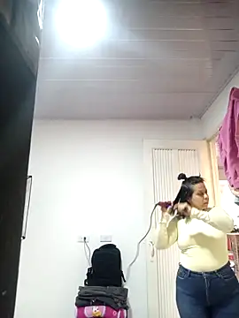 Snapshot of RossyAlvarez chatting on June 7, 9:53 pm RossyAlvarez online show from June 7, 9:53 pm