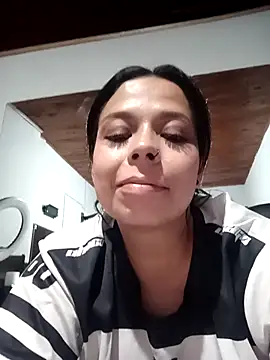 Snapshot of RossyAlvarez chatting on April 28, 2:27 am RossyAlvarez online show from April 28, 2:27 am