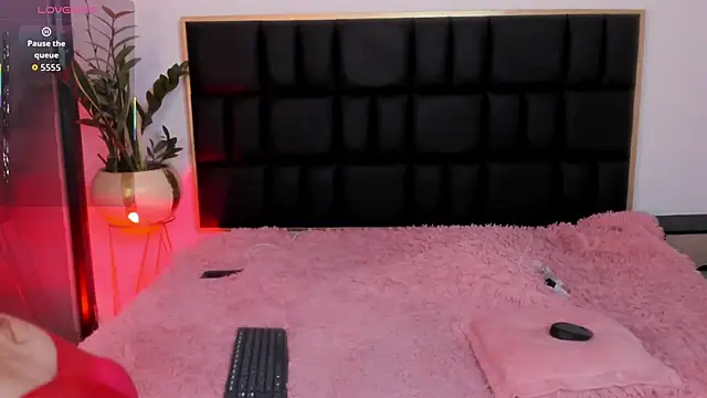 Emma collins01 online show from February 22, 3:31 am