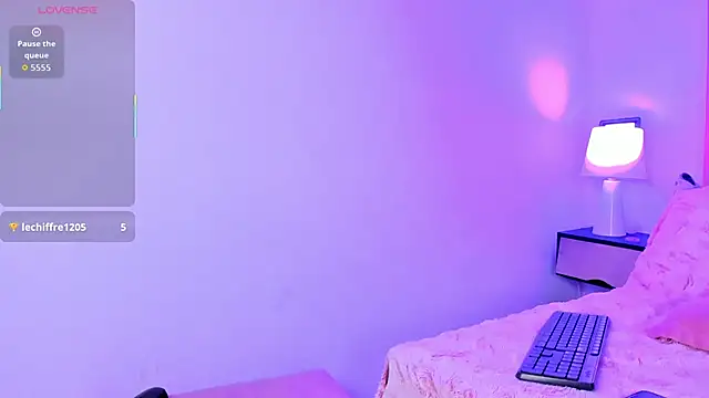 Emma collins01 online show from April 17, 3:31 am