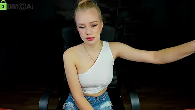 Snapshot of Stacy_Western chatting on February 13, 6:57 am Stacy Western online show from February 13, 6:57 am