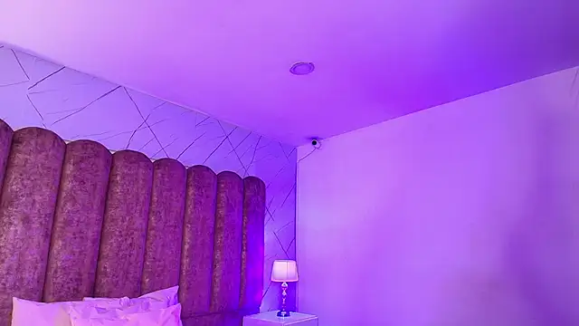 Snapshot of ShadowLune chatting on February 11, 7:36 pm ShadowLune online show from February 11, 7:36 pm