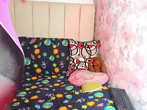 Snapshot of sara_sant chatting on February 8, 4:26 pm sara sant online show from February 8, 4:26 pm