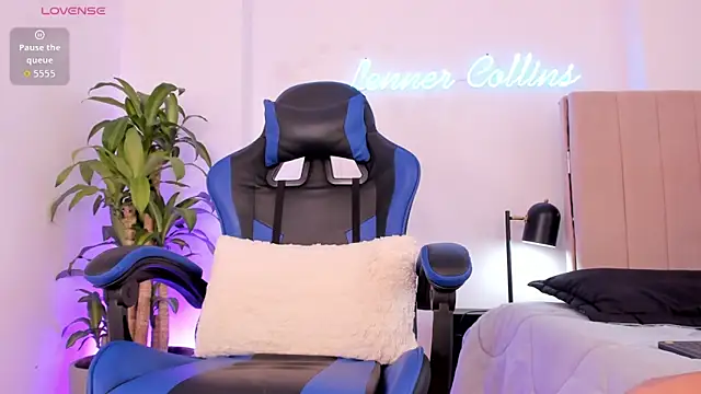 Snapshot of LennerCollins_ chatting on May 16, 3:55 pm LennerCollins online show from May 16, 3:55 pm