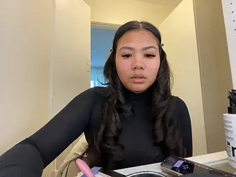 Snapshot of TitiTinyThai chatting on April 7, 3:14 pm TitiTinyThai online show from April 7, 3:14 pm
