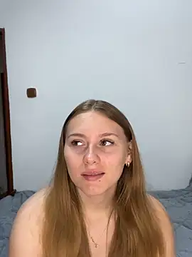 Snapshot of SweetSophia20 chatting on April 3, 12:44 pm SweetSophia20 online show from April 3, 12:44 pm