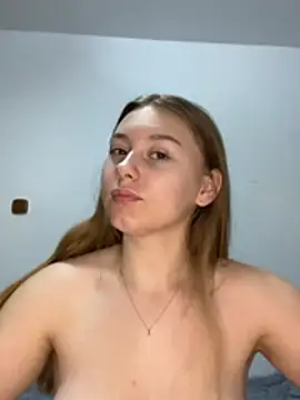 Snapshot of SweetSophia20 chatting on February 23, 7:53 am SweetSophia20 online show from February 23, 7:53 am