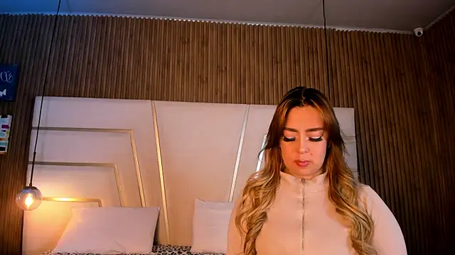 Xara Shadow online show from March 19, 10:54 pm