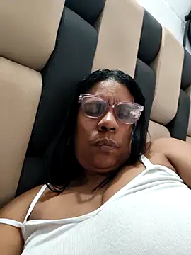 Zeyllyjhonson online show from April 15, 12:27 am