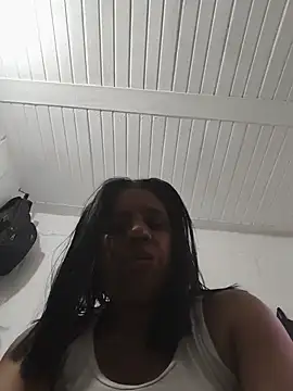 Snapshot of Zeyllyjhonson chatting on July 17, 2:20 am Zeyllyjhonson online show from July 17, 2:20 am
