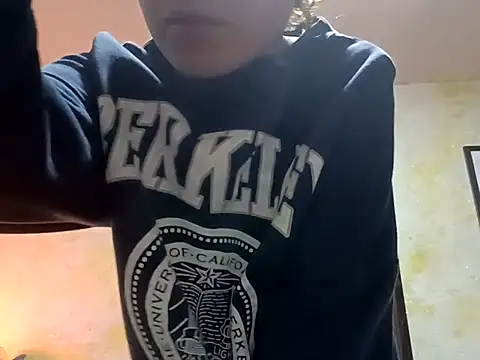 Snapshot of Raven__5 chatting on February 7, 4:53 am Raven 5 online show from February 7, 4:53 am