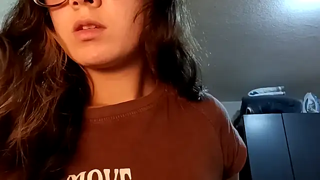 Snapshot of Raven__5 chatting on February 12, 9:14 pm Raven 5 online show from February 12, 9:14 pm