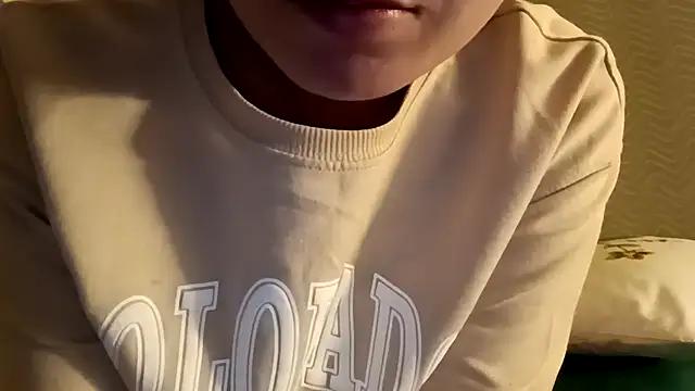 Snapshot of Raven__5 chatting on February 20, 4:09 am Raven 5 online show from February 20, 4:09 am