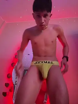 Snapshot of Adam_hottie chatting on February 26, 3:17 am Adam hottie online show from February 26, 3:17 am