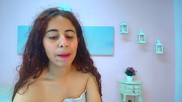 Snapshot of scarlett_clyde chatting on July 3, 12:44 pm scarlett clyde online show from July 3, 12:44 pm
