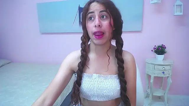 scarlett clyde online show from March 28, 12:28 pm