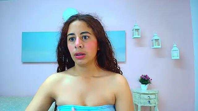 Snapshot of scarlett_clyde chatting on July 1, 12:38 pm scarlett clyde online show from July 1, 12:38 pm