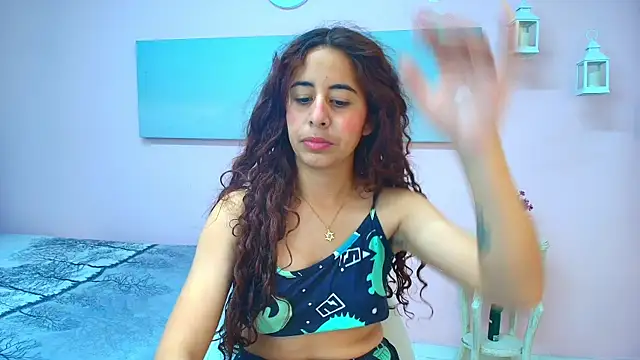Snapshot of scarlett_clyde chatting on July 13, 12:37 pm scarlett clyde online show from July 13, 12:37 pm