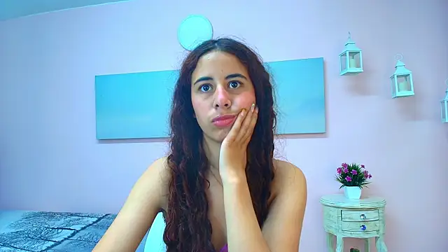 Snapshot of scarlett_clyde chatting on July 15, 12:45 pm scarlett clyde online show from July 15, 12:45 pm