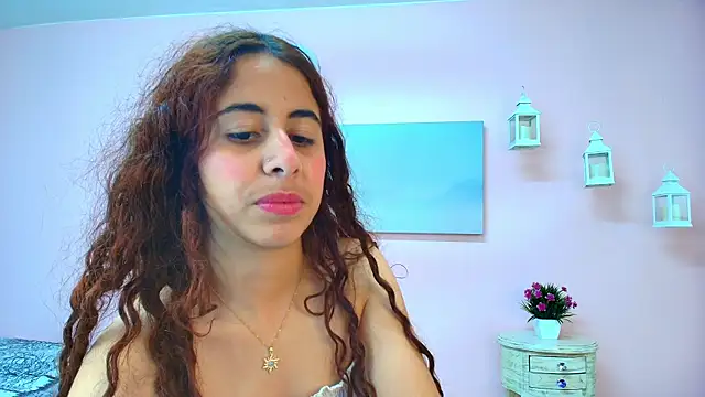 Snapshot of scarlett_clyde chatting on July 17, 12:35 pm scarlett clyde online show from July 17, 12:35 pm
