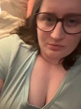 lucycomestrue online show from July 2, 1:50 am