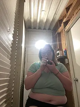 lucycomestrue online show from July 2, 3:23 am