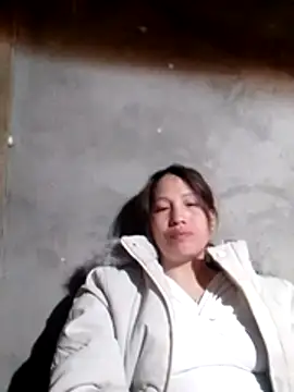 Gummiesu online show from February 26, 9:59 pm