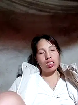 Gummiesu online show from April 1, 1:52 pm