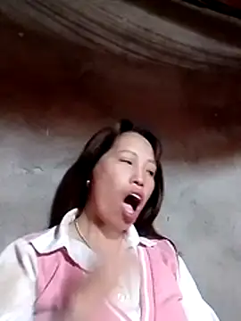 Gummiesu online show from March 28, 8:54 pm