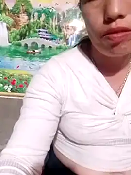 Gummiesu online show from April 16, 9:39 pm