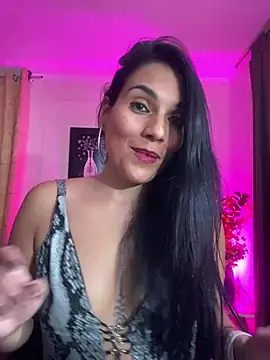 Snapshot of Miaswwe chatting on February 5, 2:18 am Miaswwe online show from February 5, 2:18 am